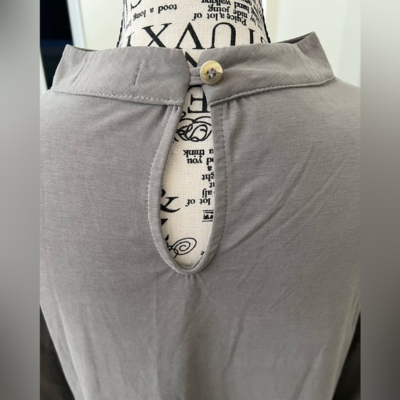 Red Design Top oversized size Small - Picture 10 of 10